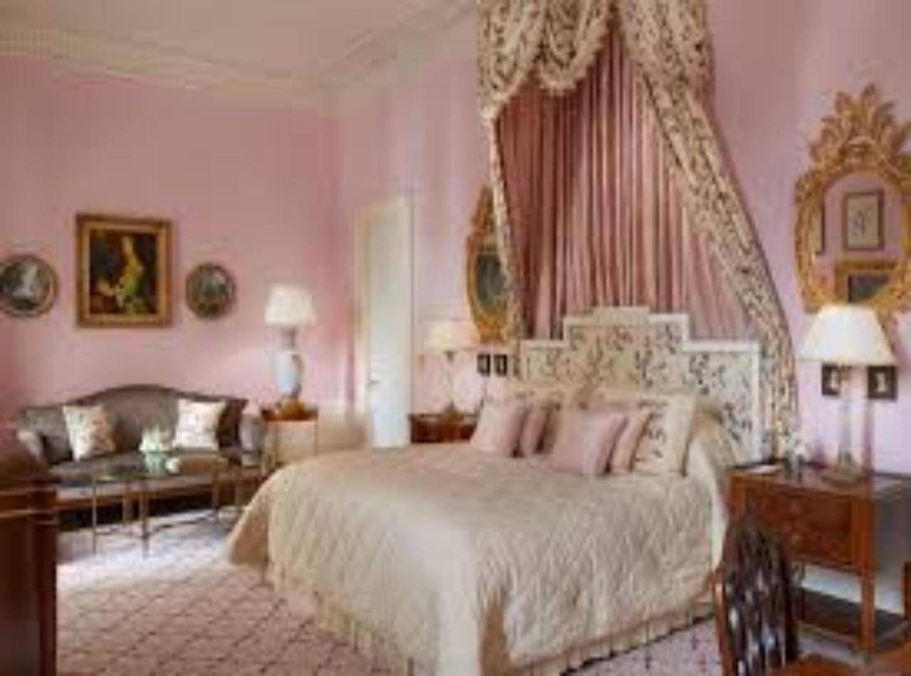 Hotel El De Rosewood Near Delhi Airport