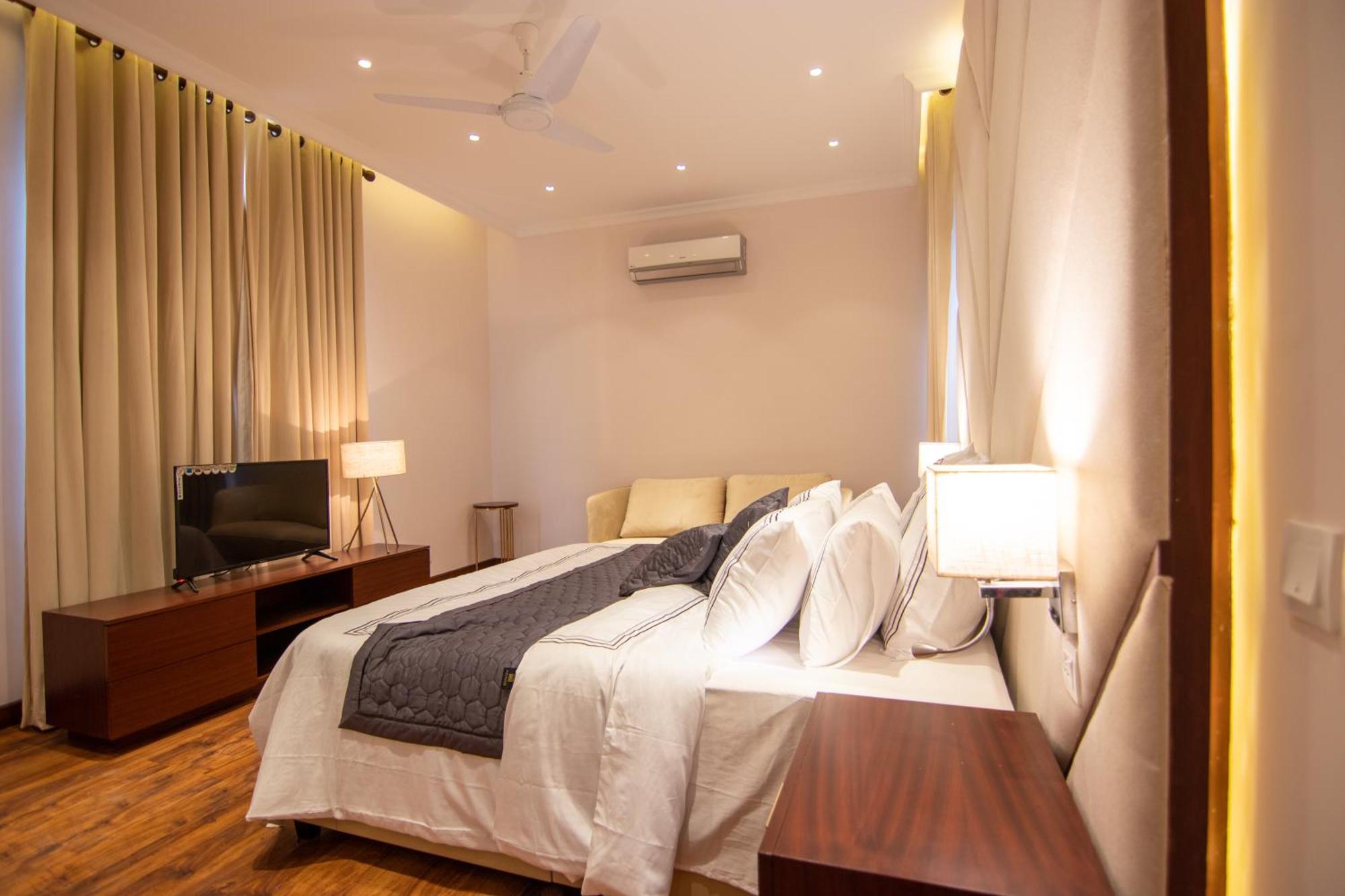 El De Rosewood Near Delhi Airport Hotel 4*