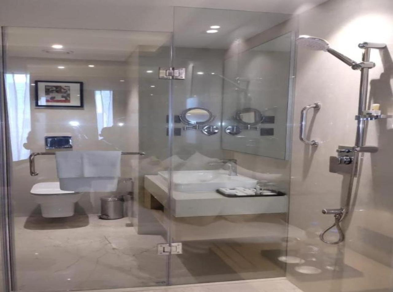 Hotel El De Rosewood Near Delhi Airport New Delhi